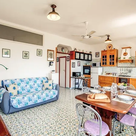 Geca's House - Panoramic Sea View ماسّا لوبْرينسِ