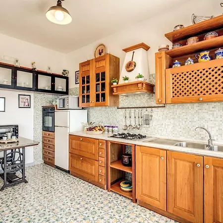 Geca's House - Panoramic Sea View 아파트 마사루브렌세